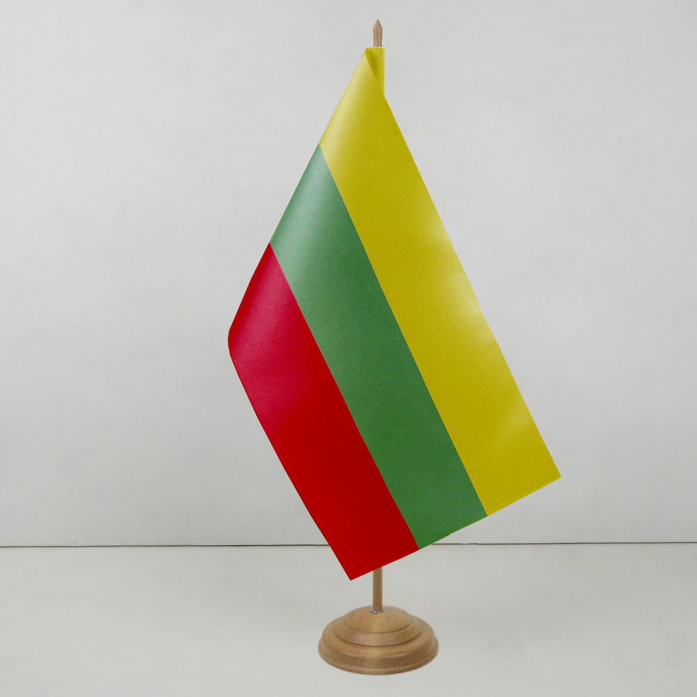 Прапорець Литви на дерев’яній підставці Прапорець Литви на дерев’яній підставці
